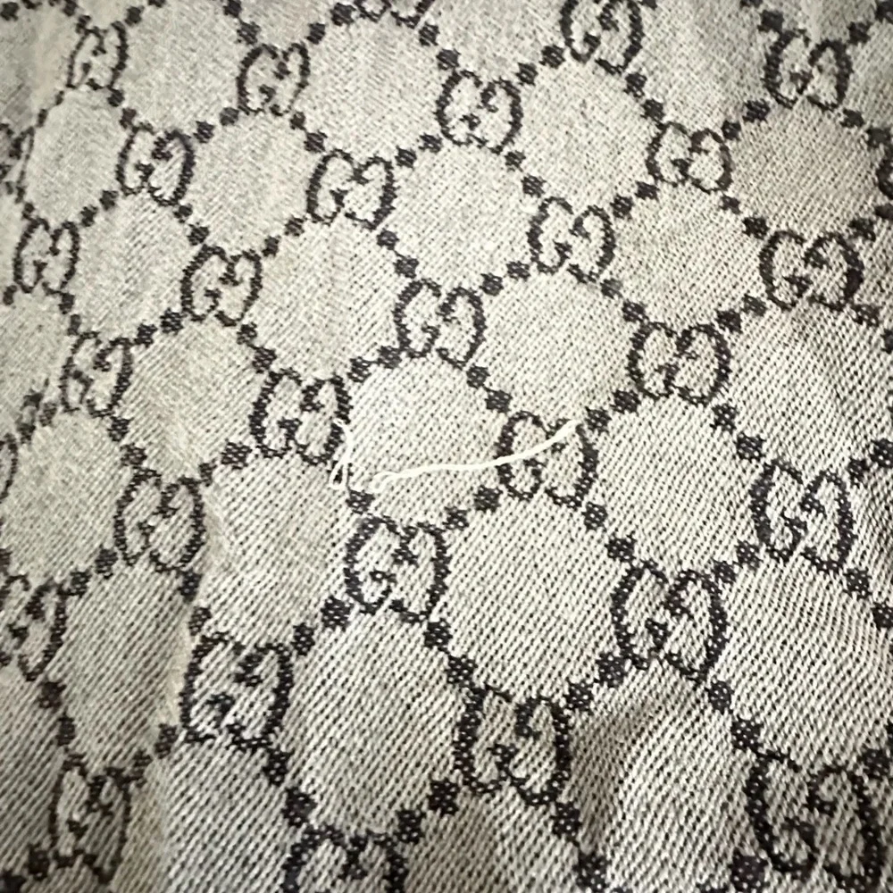 Authentic Brown Logo Gucci Scarf - Picture 6 of 6